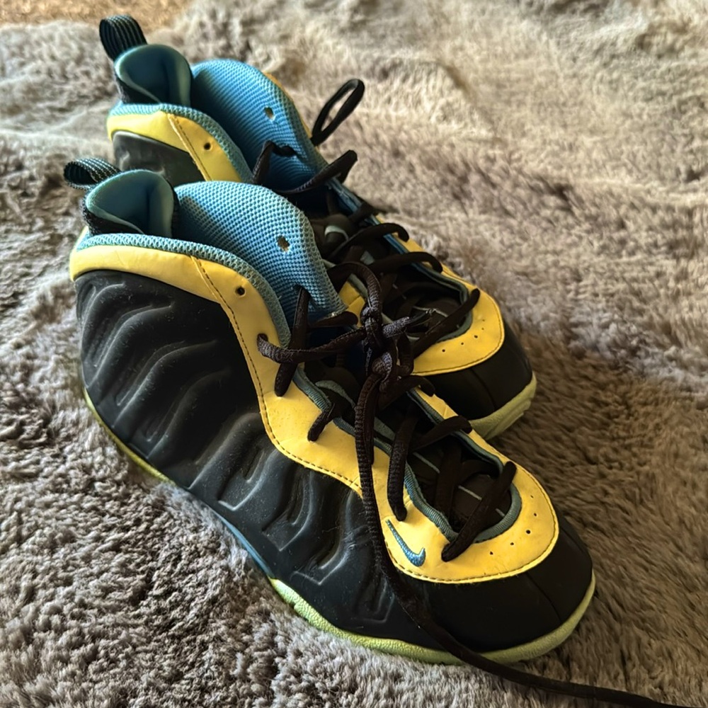 Kids Nike Foamposite.. like new condition no box